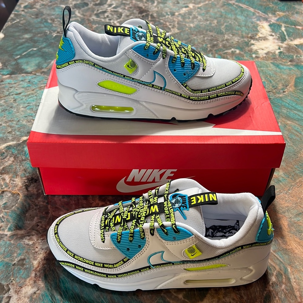 Brand new. In box. Air Max 90 Wms 9.5 Mens 8